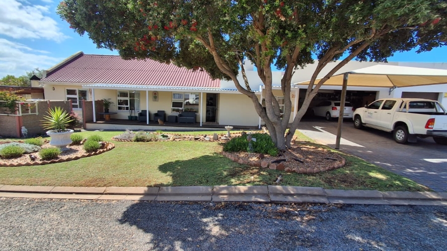 3 Bedroom Property for Sale in Stilbaai Wes Western Cape